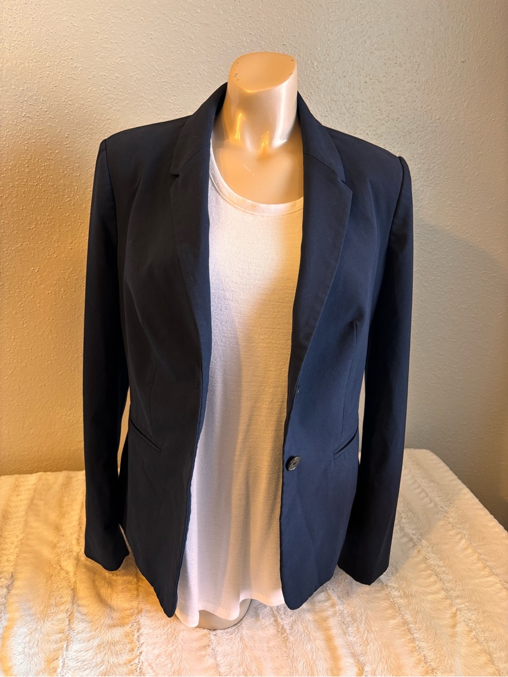 The Limited Classic Navy Single-Button WomBlazer